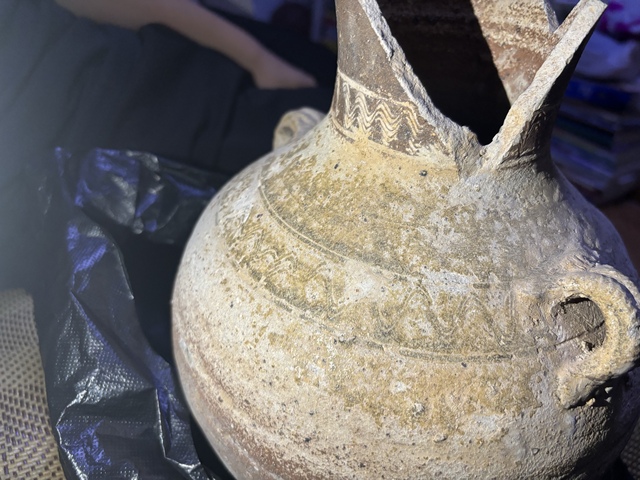 古玩陶瓷釉陶雙耳壺真品鑒賞圖