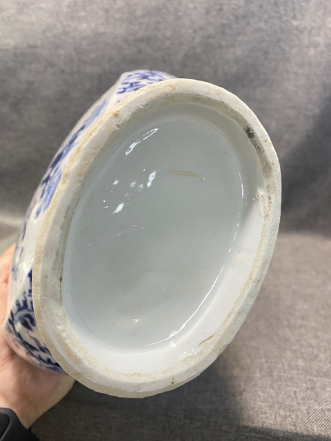 古玩陶瓷青花人物故事紋抱月瓶真品鑒賞圖