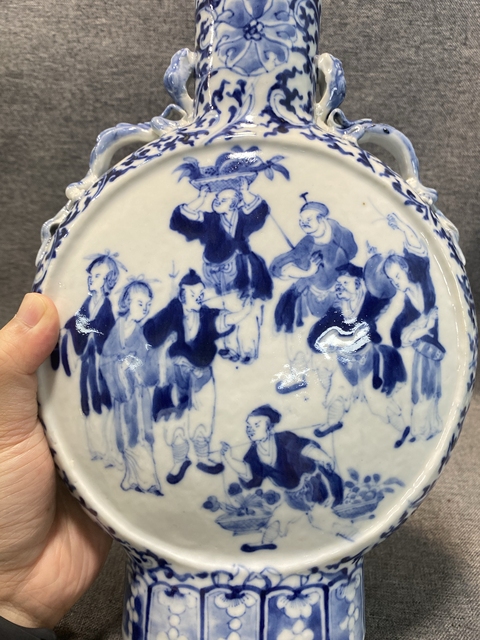 古玩陶瓷青花人物故事紋抱月瓶真品鑒賞圖