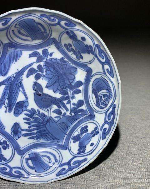 古玩陶瓷花鳥紋青花盤真品鑒賞圖
