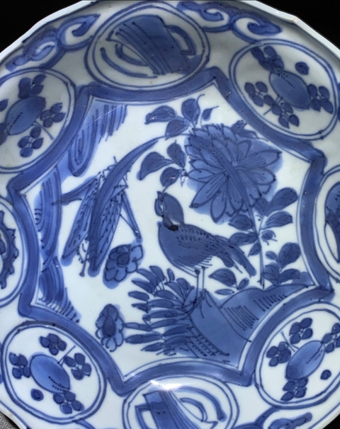古玩陶瓷花鳥紋青花盤真品鑒賞圖