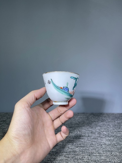 古玩陶瓷(民國)粉彩仕女人物紋壓手杯拍賣,當前價格0元