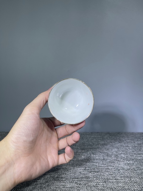 古玩陶瓷(民國)粉彩仕女人物紋壓手杯拍賣,當前價格0元