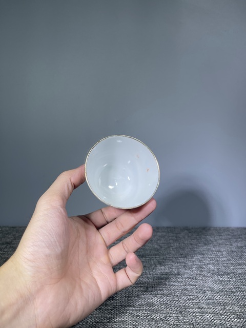 古玩陶瓷(民國)粉彩仕女人物紋壓手杯拍賣,當前價格0元