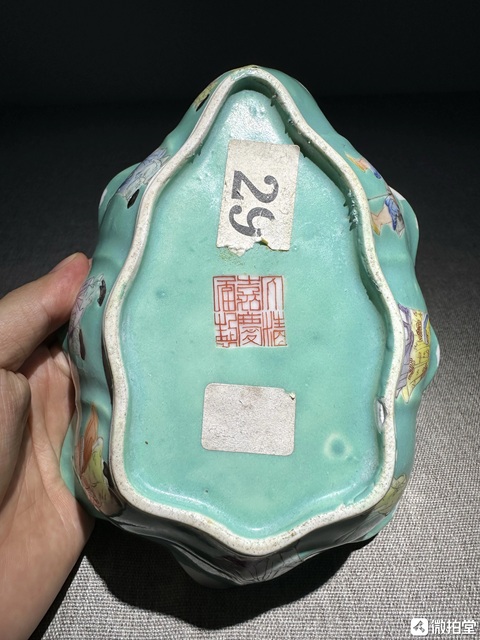 古玩陶瓷松石綠地粉彩八仙紋花口碗真品鑒賞圖