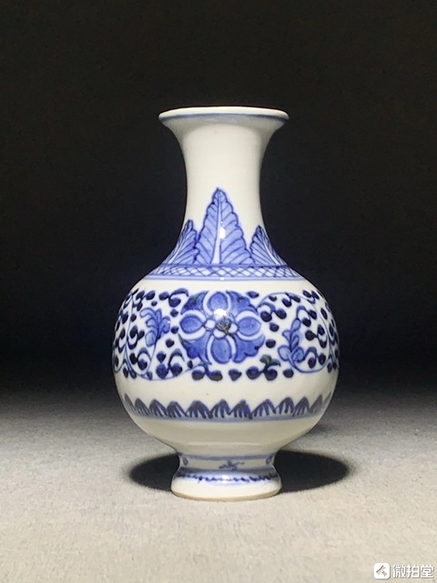 古玩陶瓷青花纏枝花卉紋小瓶真品鑒賞圖