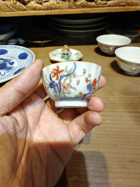 古玩陶瓷青花五彩花卉紋杯碟真品鑒賞圖