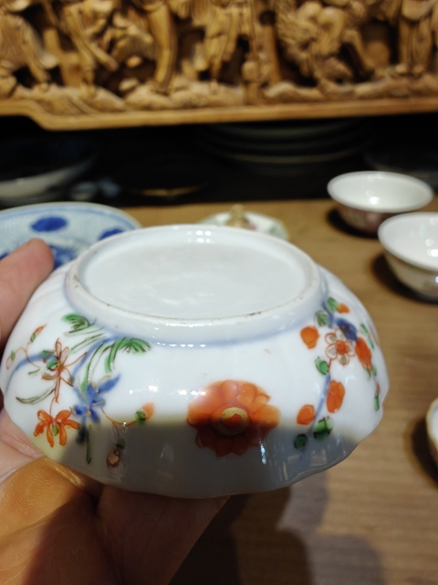 古玩陶瓷青花五彩花卉紋杯碟真品鑒賞圖