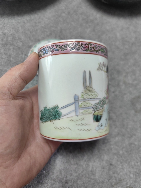 古玩陶瓷仕女紋執(zhí)杯真品鑒賞圖