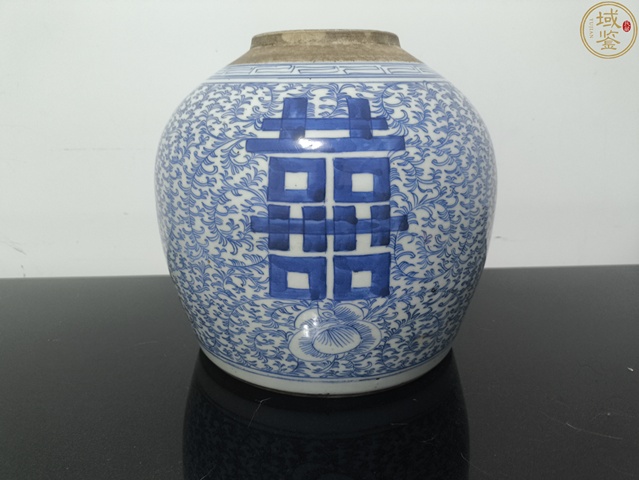 古玩陶瓷青花淡描花卉紋喜字罐真品鑒賞圖