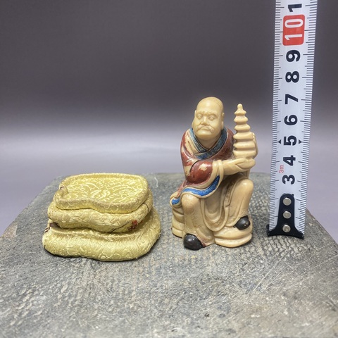 古玩陶瓷民國·壽山石托塔羅漢拍賣,當前價格2860元