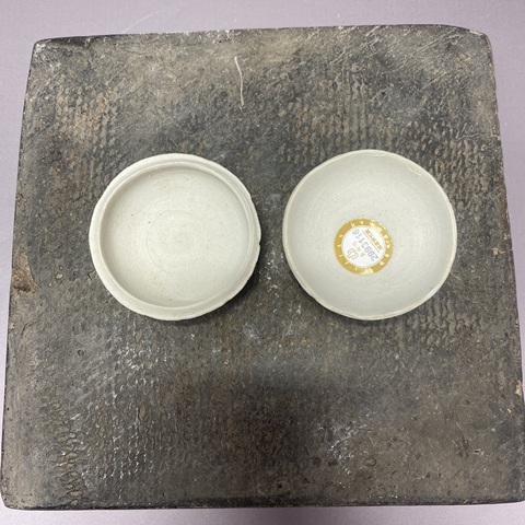 古玩陶瓷明代·暗刻芭蕉葉·印泥盒拍賣,當前價格690元