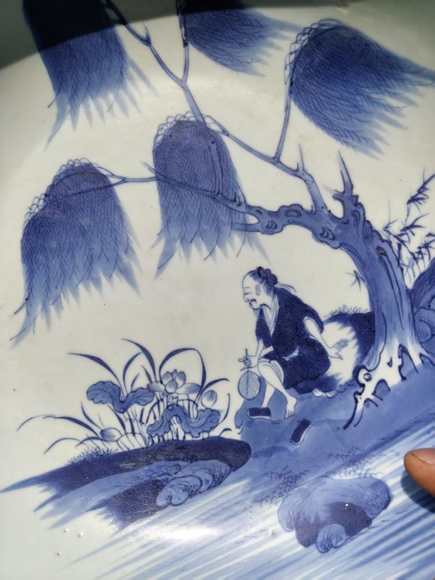 古玩陶瓷周敦頤愛蓮圖青花盤真品鑒賞圖