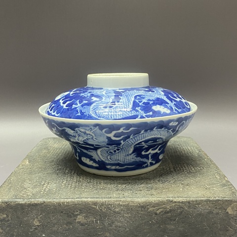古玩陶瓷清晚期·云龍紋·青花馬蹄蓋碗拍賣,當前價格4680元