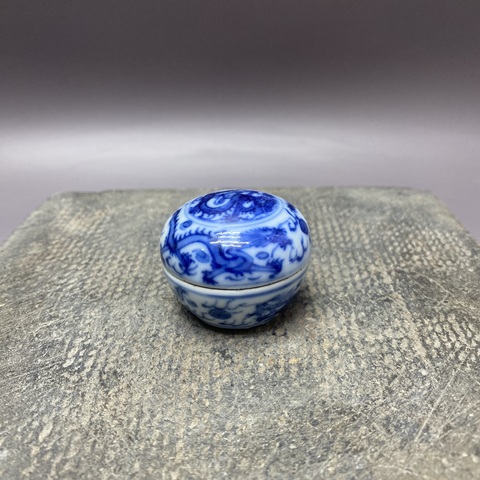古玩陶瓷清晚期·龍紋青花印泥盒拍賣,當前價格3560元