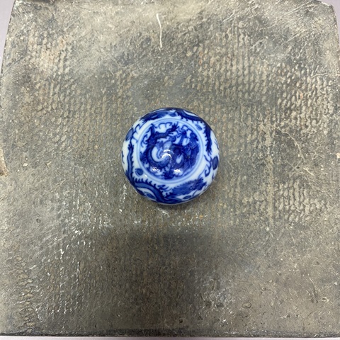 古玩陶瓷清晚期·龍紋青花印泥盒拍賣,當前價格3560元
