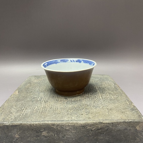 古玩陶瓷外紫金釉內(nèi)青花花卉紋杯真品鑒賞圖