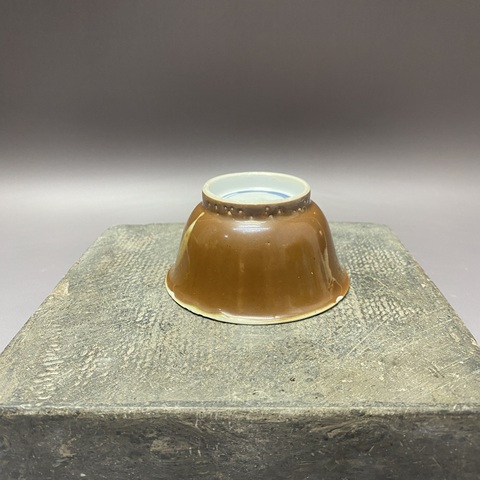 古玩陶瓷外紫金釉內(nèi)青花花卉紋杯真品鑒賞圖