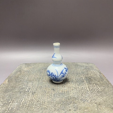 古玩陶瓷花卉紋青花葫蘆瓶真品鑒賞圖