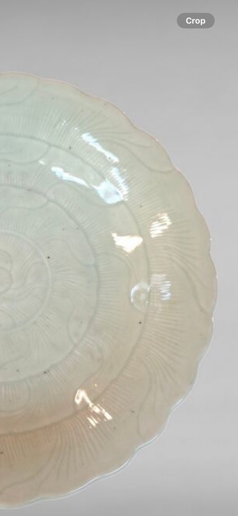 古玩陶瓷清乾隆景德鎮窯青釉花口盤真品鑒賞圖