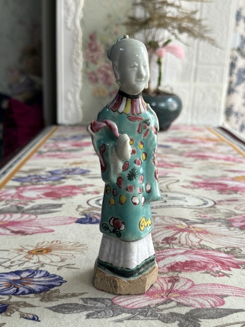 古玩陶瓷粉彩花卉人物瓷像真品鑒賞圖