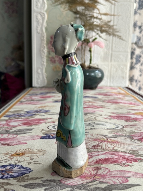 古玩陶瓷粉彩花卉人物瓷像真品鑒賞圖