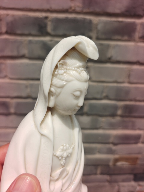 古玩陶瓷近現(xiàn)代德化窯觀音真品鑒賞圖