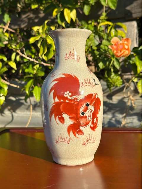 古玩陶瓷哥釉礬紅獅子瓶真品鑒賞圖