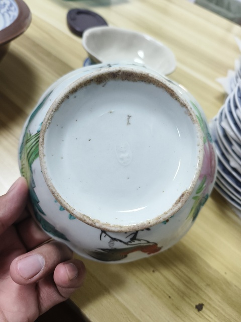 古玩陶瓷大雞圖彩繪碗真品鑒賞圖