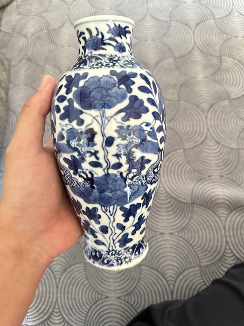 古玩陶瓷花間龍紋青花雞腿蓋瓶真品鑒賞圖