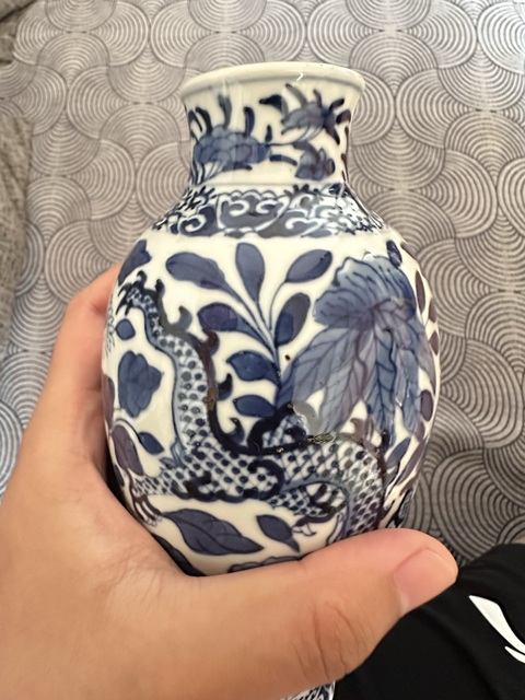 古玩陶瓷花間龍紋青花雞腿蓋瓶真品鑒賞圖