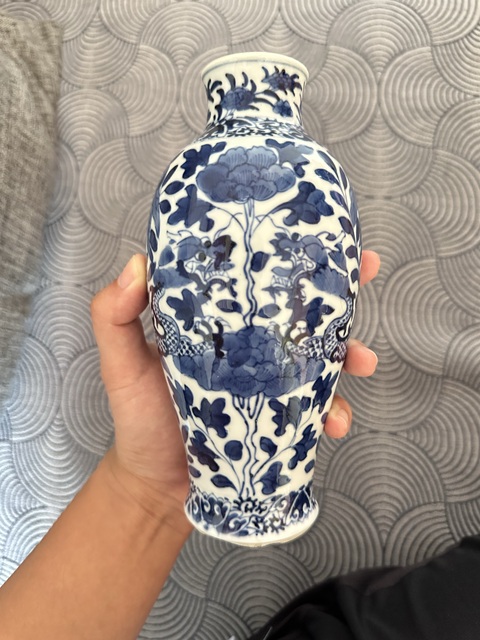 古玩陶瓷花間龍紋青花雞腿蓋瓶真品鑒賞圖