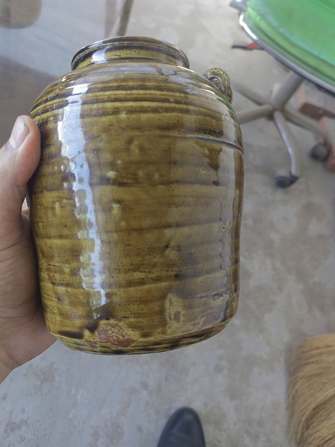 古玩陶瓷黃釉四系罐真品鑒賞圖