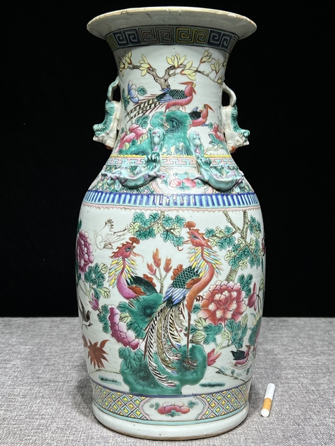 古玩陶瓷花鳥紋粉彩瓶真品鑒賞圖