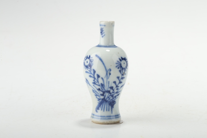 古玩陶瓷康熙·青花花卉紋小瓶真品鑒賞圖