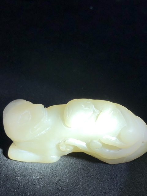 古玩玉器和田玉雕“瑞獸”把件真品鑒賞圖