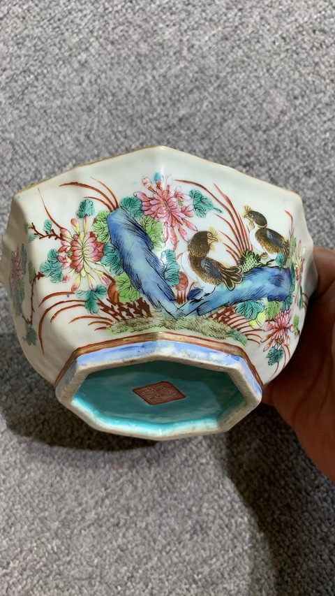 古玩陶瓷花鳥紋粉彩碗真品鑒賞圖