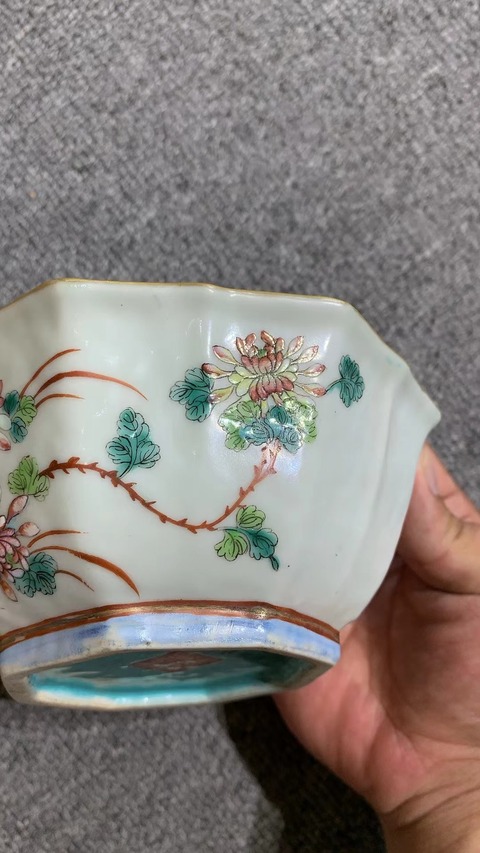 古玩陶瓷花鳥紋粉彩碗真品鑒賞圖