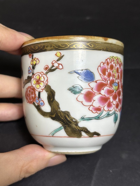 古玩陶瓷粉彩花卉紋馬克杯真品鑒賞圖