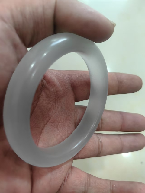 古玩玉器天然玉髓手鐲真品鑒賞圖