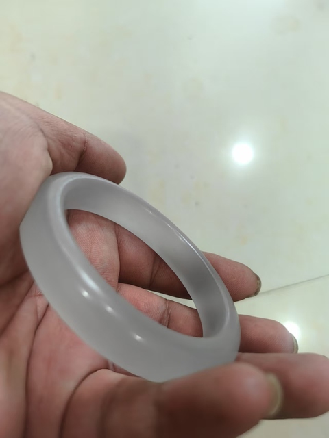 古玩玉器天然玉髓手鐲真品鑒賞圖