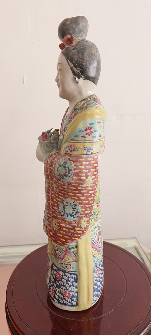 古玩陶瓷粉彩人物塑像真品鑒賞圖