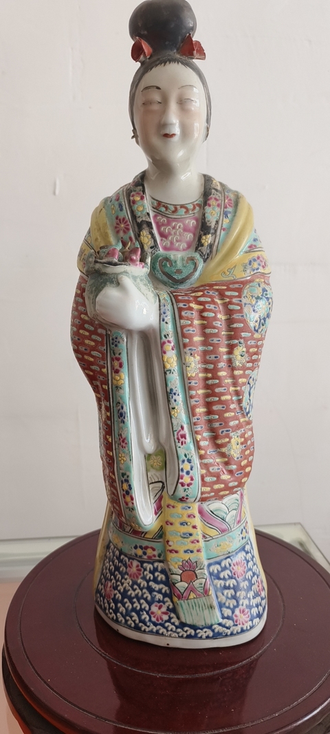 古玩陶瓷粉彩人物塑像真品鑒賞圖
