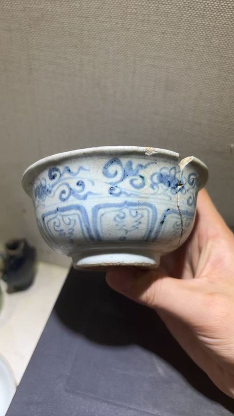 古玩陶瓷青花一把蓮紋碗真品鑒賞圖