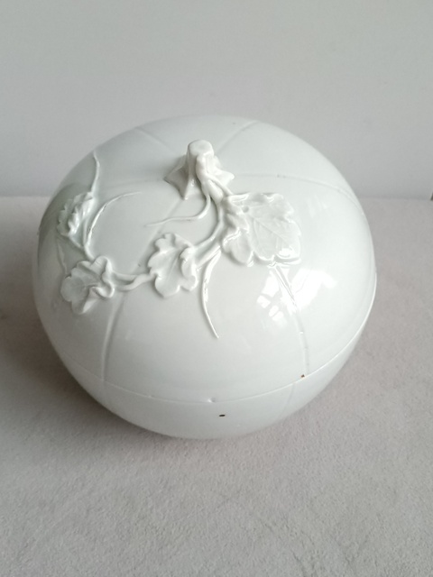 古玩陶瓷白釉南瓜蓋盒真品鑒賞圖