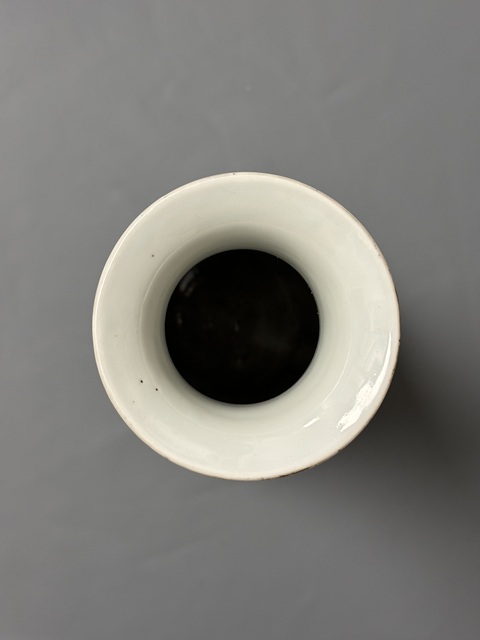 古玩陶瓷龍紋粉彩瓶真品鑒賞圖