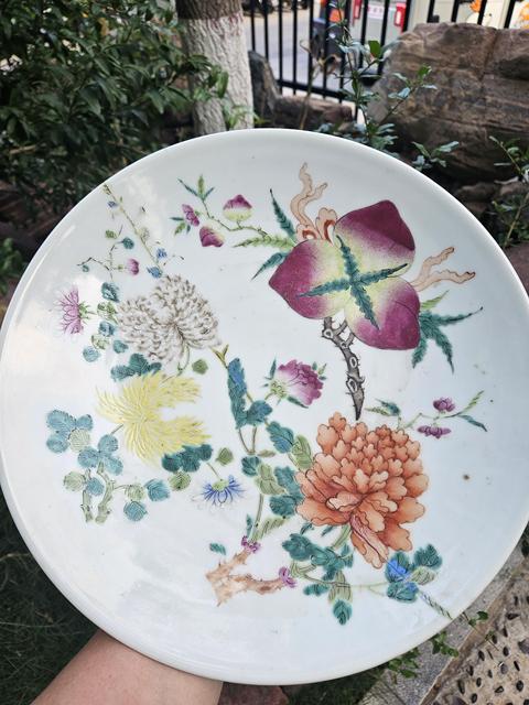 古玩陶瓷粉彩花卉壽桃紋盤真品鑒賞圖