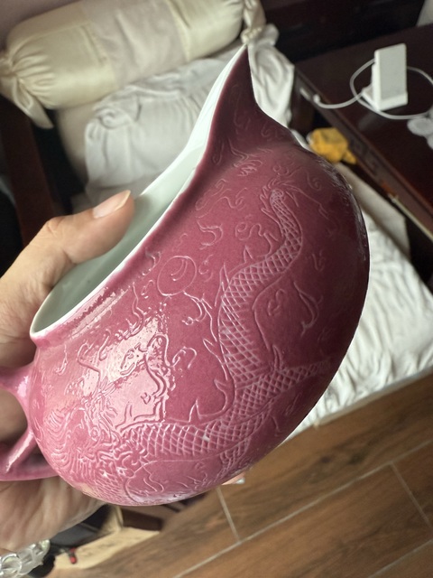 古玩陶瓷胭脂紅軋道龍紋公道杯真品鑒賞圖