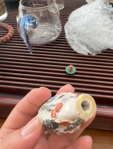 古玩陶瓷粉彩浮雕人物故事鼻煙壺真品鑒賞圖