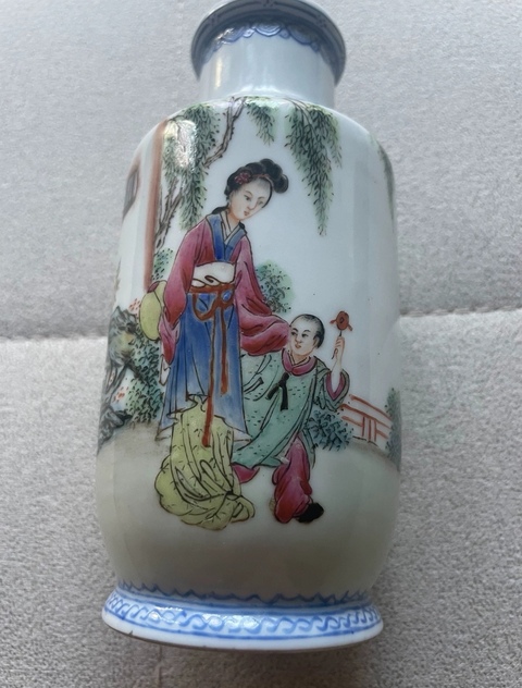 古玩陶瓷粉彩人物故事棒槌瓶真品鑒賞圖